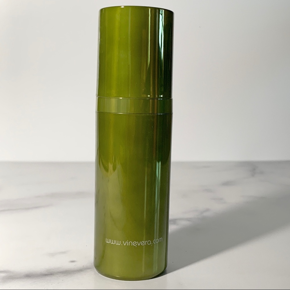 Vine Vera Moscato Sensitive Skin Eye Serum - Picture 3 of 4